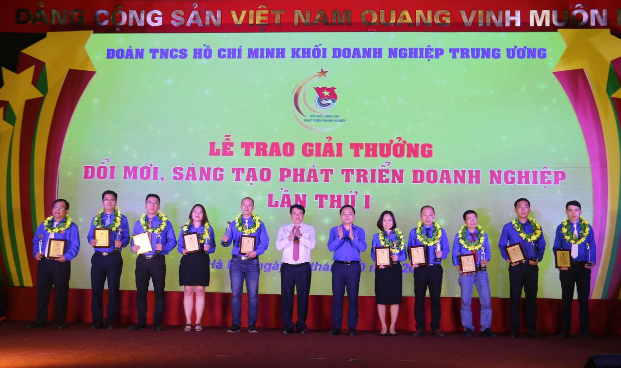 Công trình của tuổi trẻ PV GAS được trao giải thưởng “Đổi mới, sáng tạo phát triển doanh nghiệp lần thứ I” Công trình của tuổi trẻ PV GAS được trao giải thưởng “Đổi mới, sáng tạo phát triển doanh nghiệp lần thứ I”
