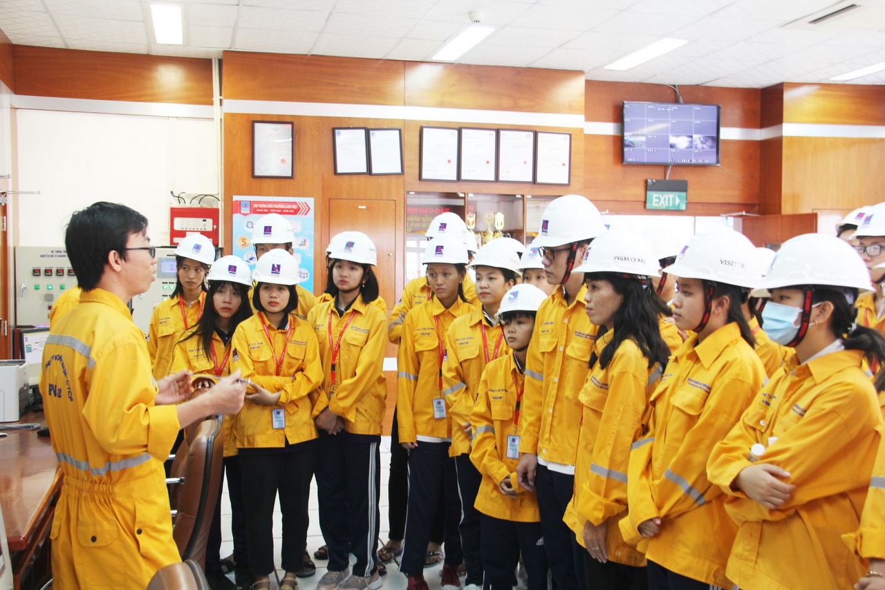 KCM trao tặng học bổng cho sinh viên  trong chương trình “Gieo hạt giống tương lai năm 2019”