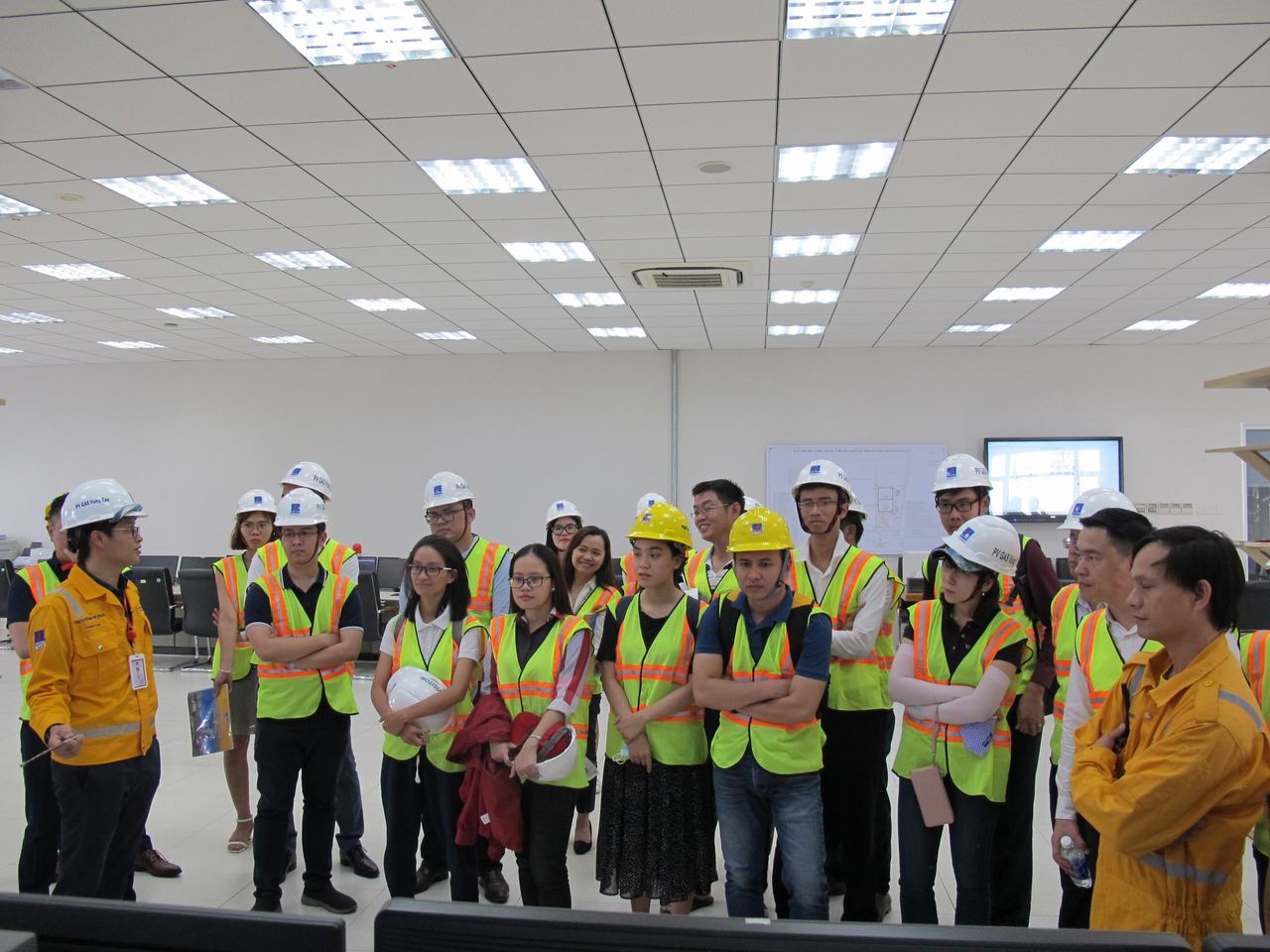 Nhà đầu tư tham quan, tìm hiểu Kho cảng PV GAS Vũng Tàu Nhà đầu tư tham quan, tìm hiểu Kho cảng PV GAS Vũng Tàu