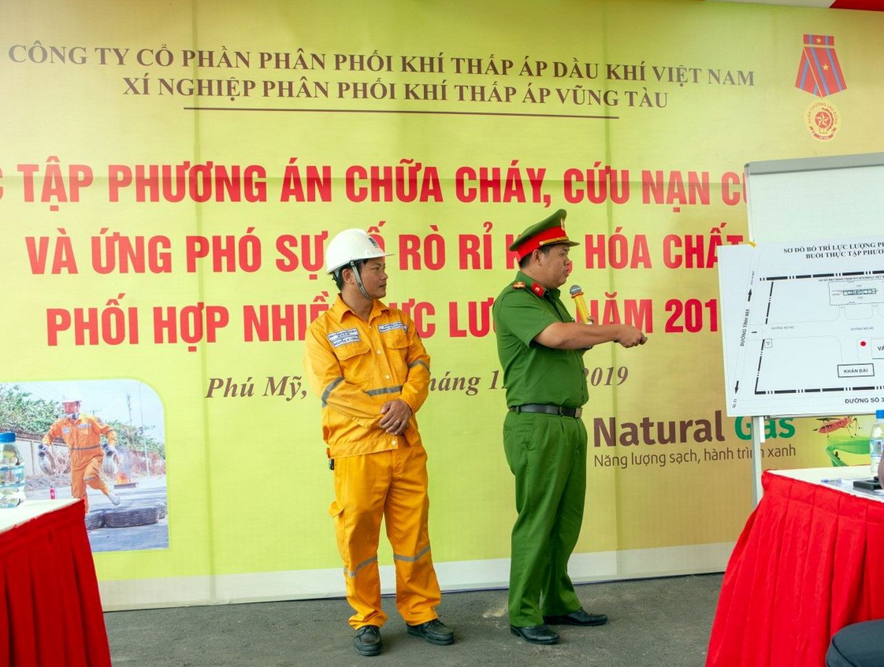Các đơn vị PV GAS diễn tập phương án chữa cháy và ứng cứu sự cố tràn hóa chất