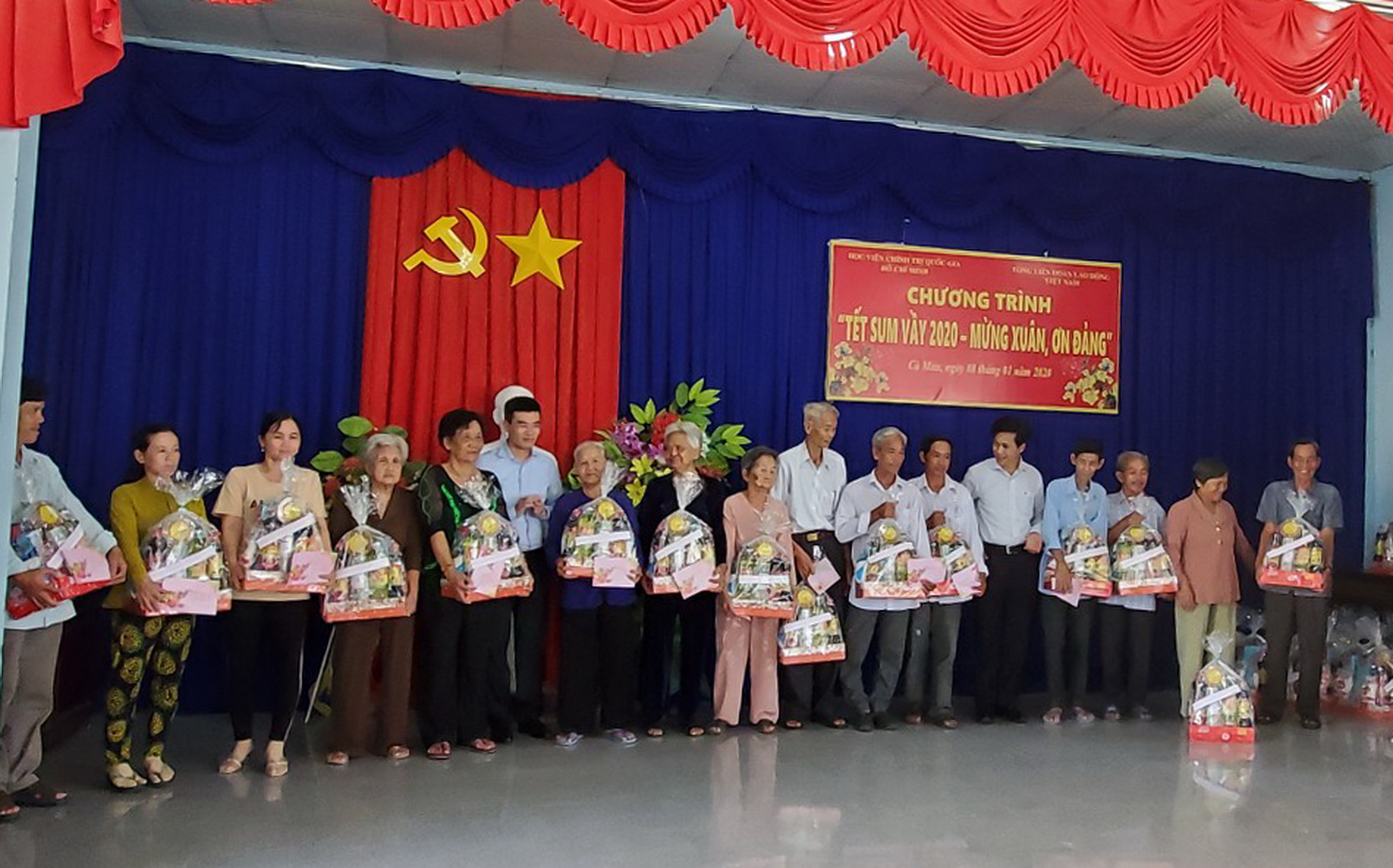 Giám đốc Học viện Chính trị Quốc gia Hồ Chí Minh dẫn đầu đoàn công tác đến thăm và làm việc tại Cà Mau