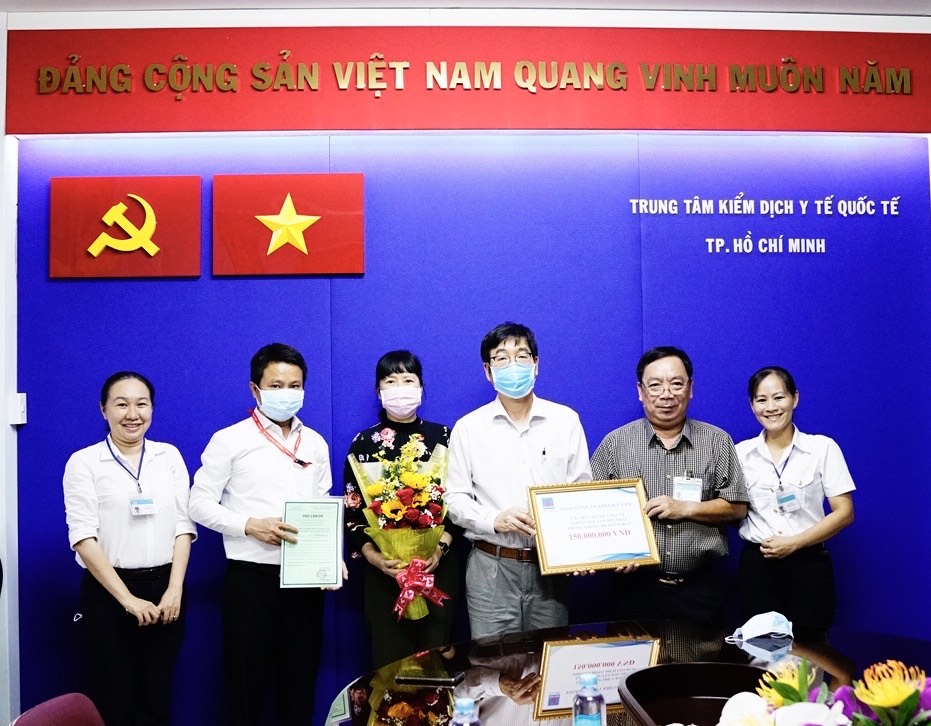 Công đoàn PV GAS ủng hộ 600 triệu đồng cho tập thể y bác sĩ trực chiến tại sân bay trọng điểm Công đoàn PV GAS ủng hộ 600 triệu đồng cho tập thể y bác sĩ trực chiến tại sân bay trọng điểm