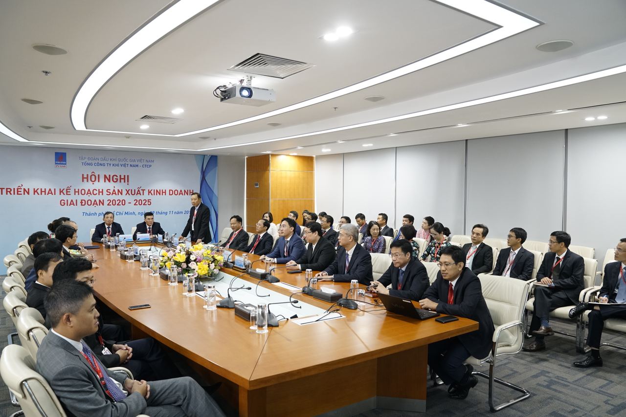 Tổng giám đốc PVN chỉ đạo trực tuyến: Đảm bảo an toàn tuyệt đối về hệ thống sản xuất, con người trong phòng chống dịch Covid-19 Tổng giám đốc PVN chỉ đạo trực tuyến: Đảm bảo an toàn tuyệt đối về hệ thống sản xuất, con người trong phòng chống dịch Covid-19