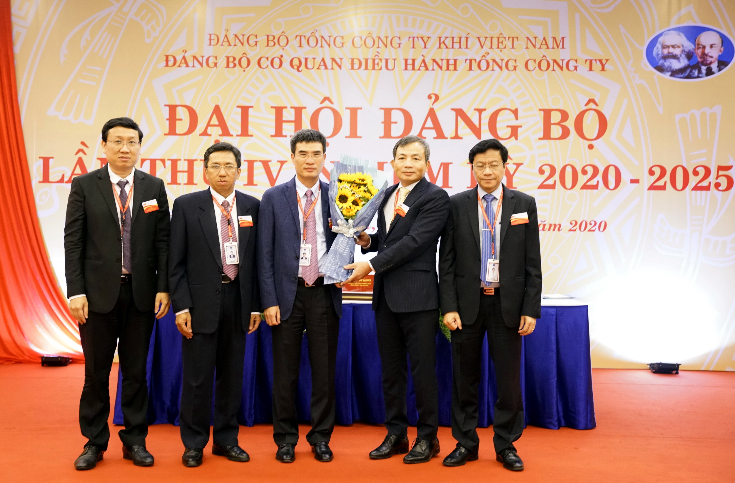 Đảng bộ Cơ quan Điều hành Tổng công ty là Tổ chức đảng trực thuộc Đảng bộ Tổng công ty Khí Việt Nam : Hoàn thành xuất sắc nhiệm vụ Đảng bộ Cơ quan Điều hành Tổng công ty là Tổ chức đảng trực thuộc Đảng bộ Tổng công ty Khí Việt Nam : Hoàn thành xuất sắc nhiệm vụ