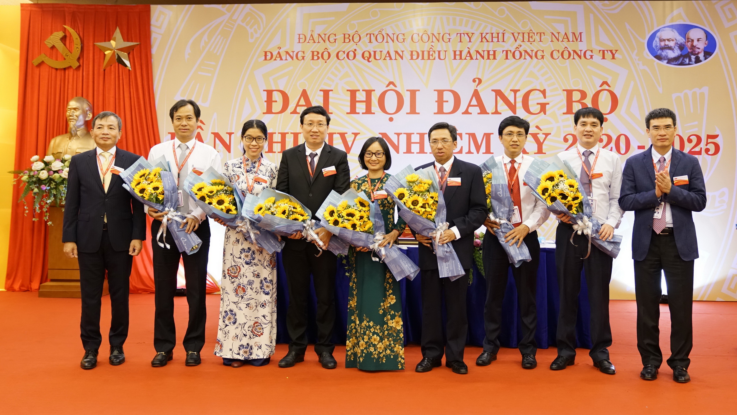 Đảng bộ Cơ quan Điều hành Tổng công ty là Tổ chức đảng trực thuộc Đảng bộ Tổng công ty Khí Việt Nam : Hoàn thành xuất sắc nhiệm vụ Đảng bộ Cơ quan Điều hành Tổng công ty là Tổ chức đảng trực thuộc Đảng bộ Tổng công ty Khí Việt Nam : Hoàn thành xuất sắc nhiệm vụ