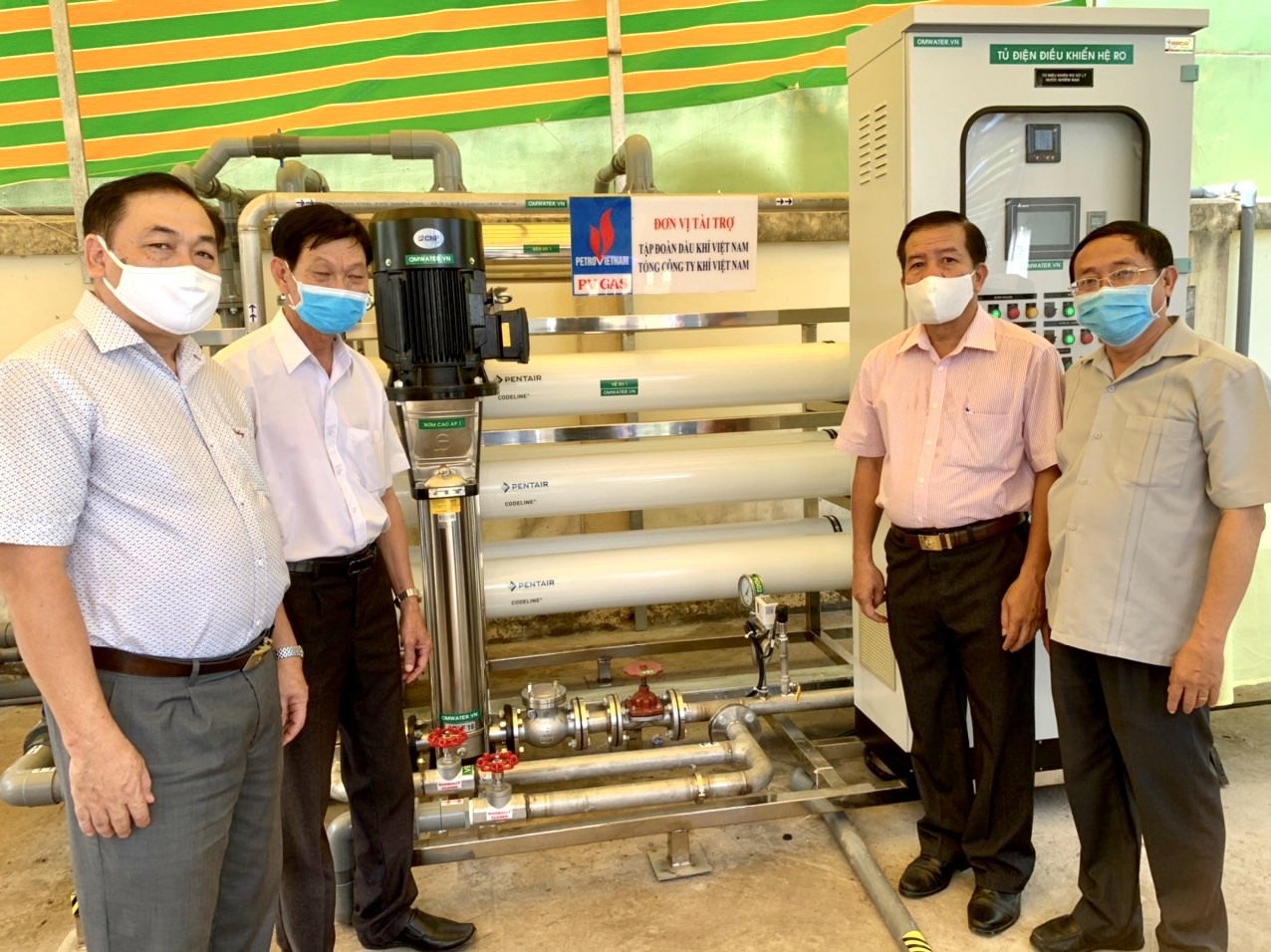 PV GAS trao tặng 2 hệ thống lọc nước cho nhân dân Bến Tre PV GAS trao tặng 2 hệ thống lọc nước cho nhân dân Bến Tre