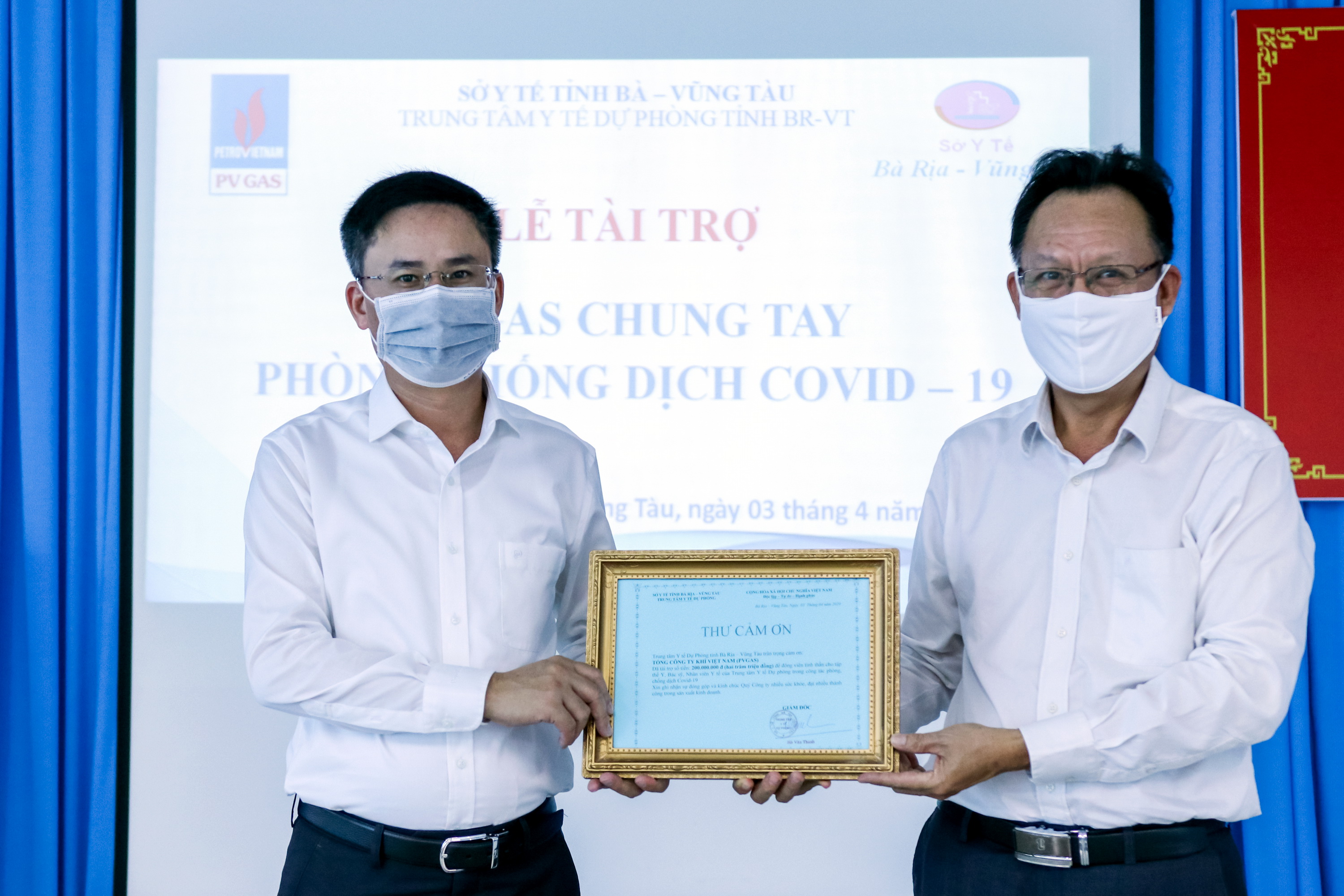 Petrovietnam: Tình người trong "khủng hoảng kép" Petrovietnam: Tình người trong "khủng hoảng kép"