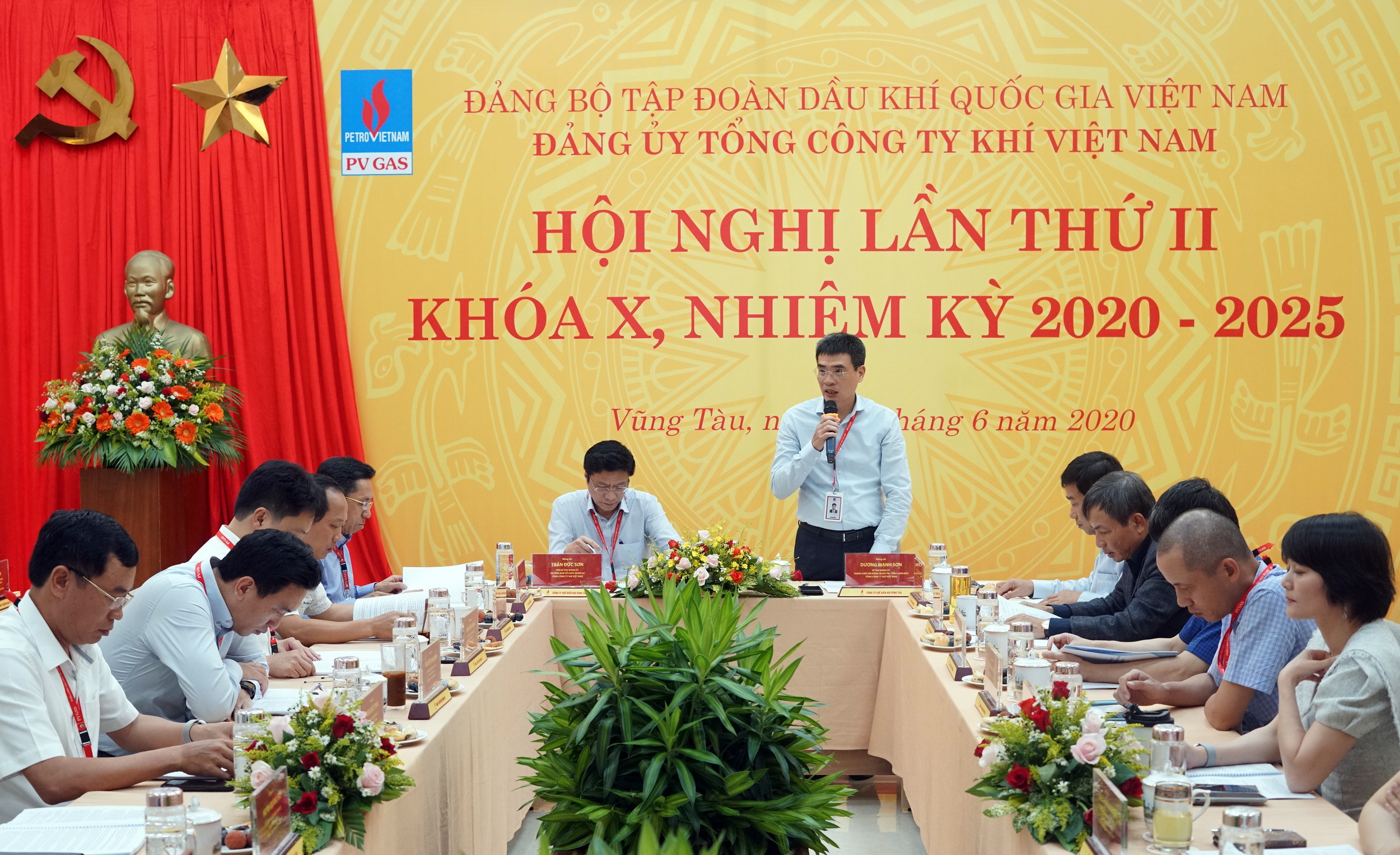 HỘI NGHỊ BAN CHẤP HÀNH ĐẢNG BỘ TỔNG CÔNG TY KHÍ VIỆT NAM KHÓA X - LẦN II (HỘI NGHỊ MỞ RỘNG) HỘI NGHỊ BAN CHẤP HÀNH ĐẢNG BỘ TỔNG CÔNG TY KHÍ VIỆT NAM KHÓA X - LẦN II (HỘI NGHỊ MỞ RỘNG)