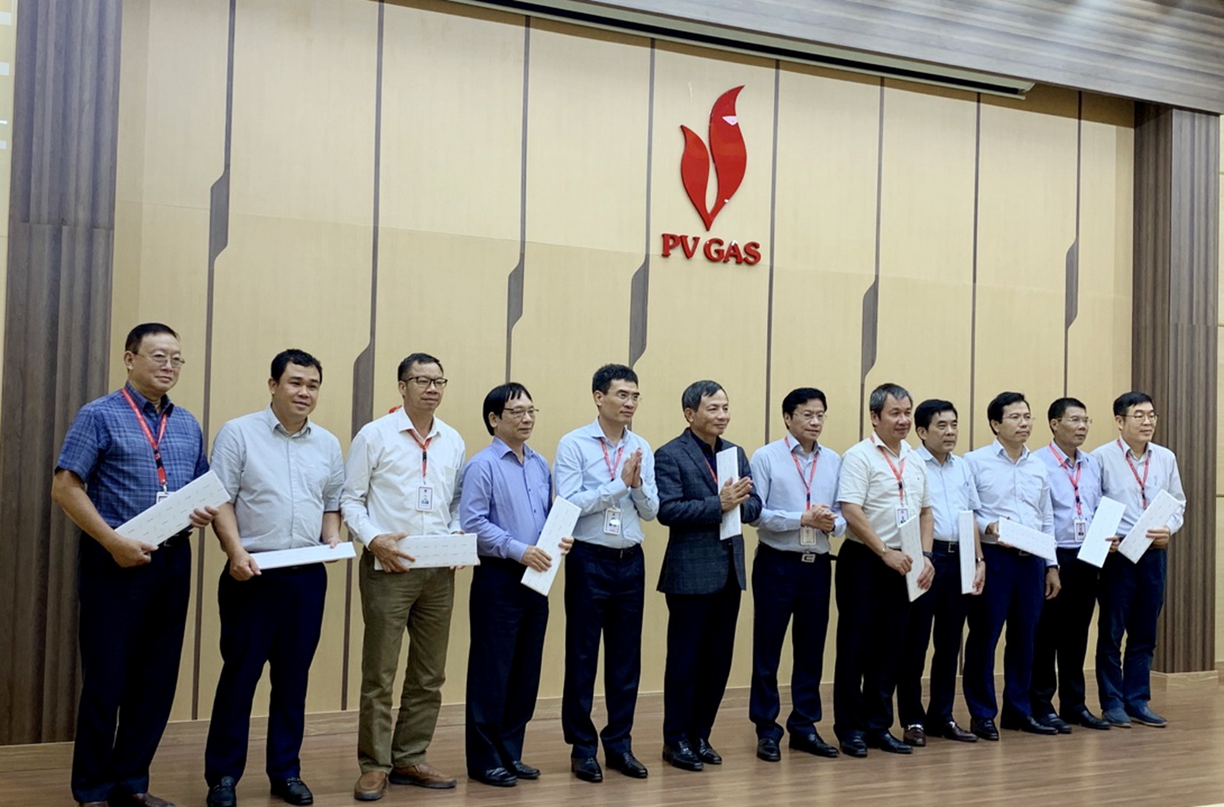 HỘI NGHỊ BAN CHẤP HÀNH ĐẢNG BỘ TỔNG CÔNG TY KHÍ VIỆT NAM KHÓA X - LẦN II (HỘI NGHỊ MỞ RỘNG) HỘI NGHỊ BAN CHẤP HÀNH ĐẢNG BỘ TỔNG CÔNG TY KHÍ VIỆT NAM KHÓA X - LẦN II (HỘI NGHỊ MỞ RỘNG)