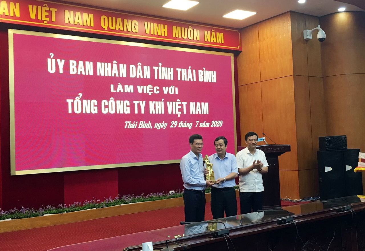 Bí thư Tỉnh ủy, Chủ tịch UBND tỉnh Thái Bình tiếp và làm việc với đoàn Lãnh đạo Tổng công ty Khí Việt Nam Bí thư Tỉnh ủy, Chủ tịch UBND tỉnh Thái Bình tiếp và làm việc với đoàn Lãnh đạo Tổng công ty Khí Việt Nam