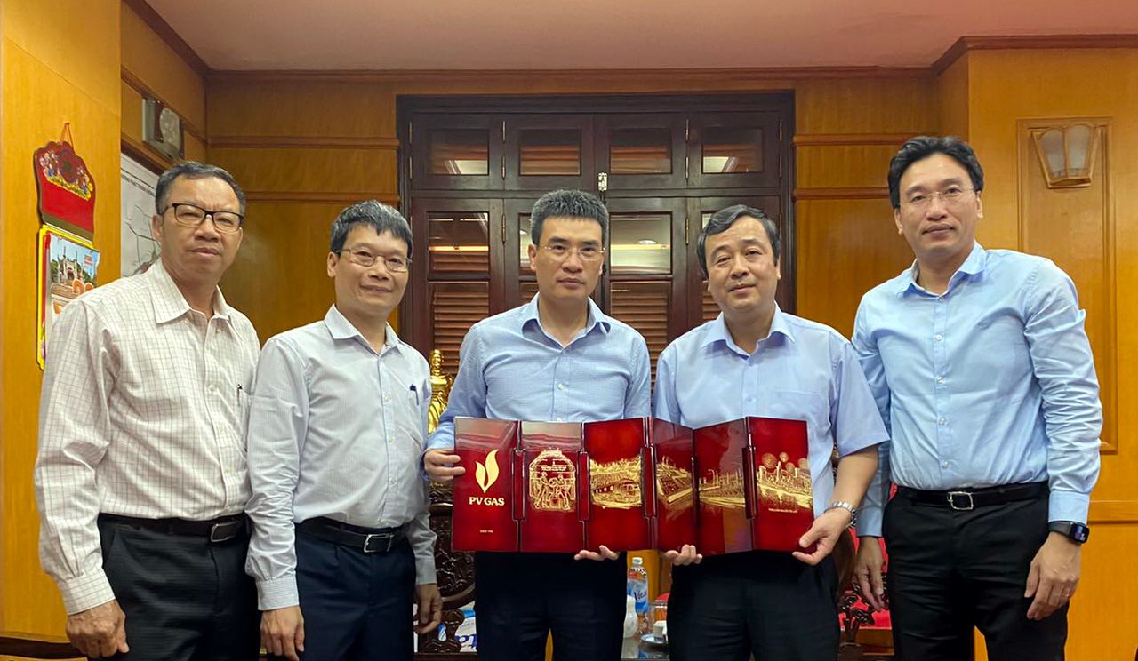 Bí thư Tỉnh ủy, Chủ tịch UBND tỉnh Thái Bình tiếp và làm việc với đoàn Lãnh đạo Tổng công ty Khí Việt Nam Bí thư Tỉnh ủy, Chủ tịch UBND tỉnh Thái Bình tiếp và làm việc với đoàn Lãnh đạo Tổng công ty Khí Việt Nam