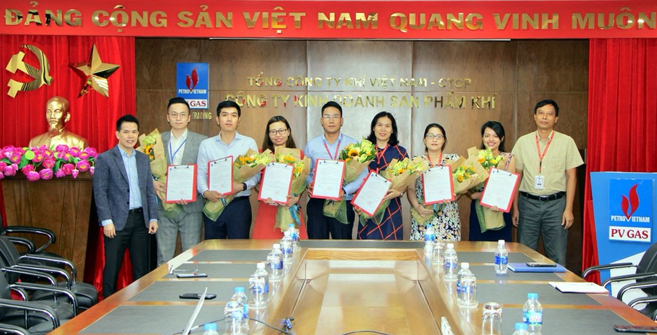 Lễ công bố và trao quyết định bổ nhiệm cán bộ quản lý KDK Lễ công bố và trao quyết định bổ nhiệm cán bộ quản lý KDK