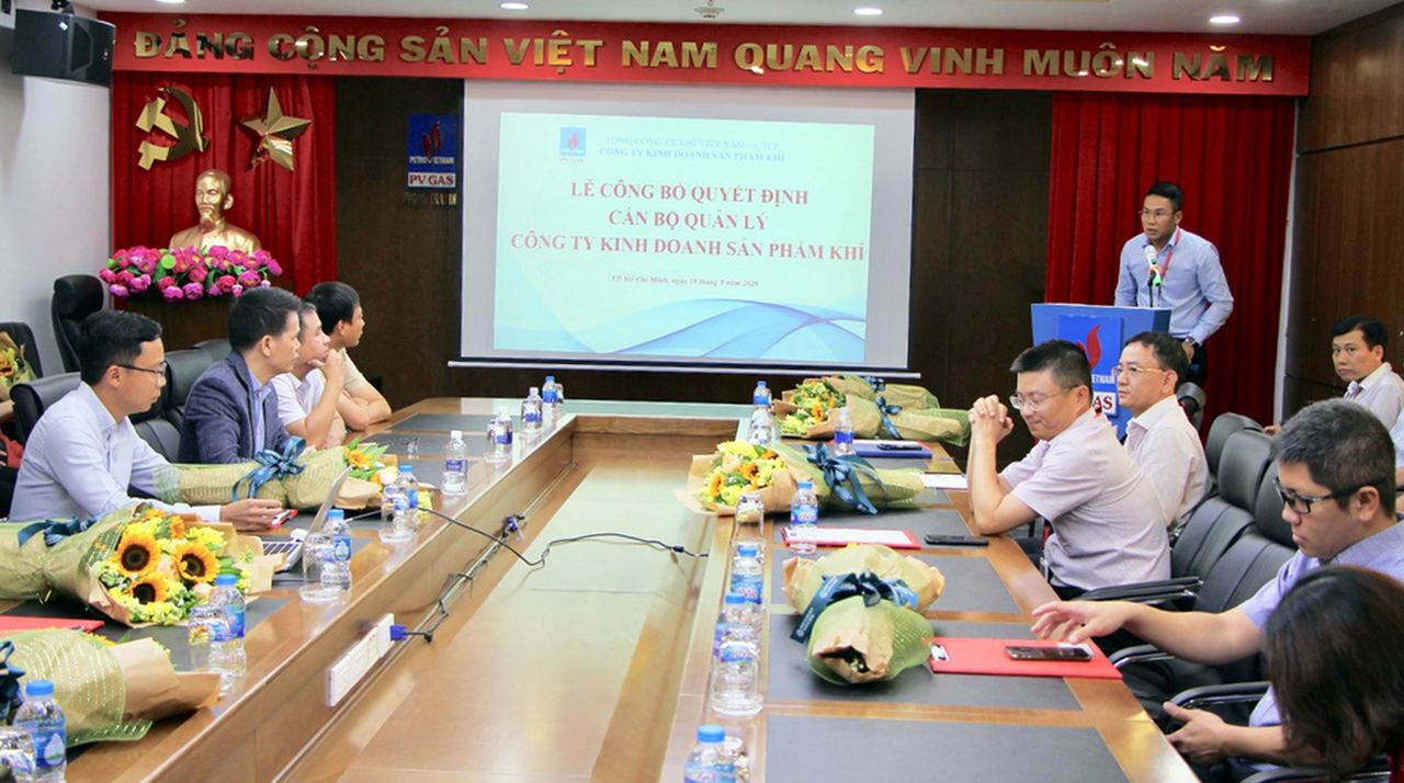 Lễ công bố và trao quyết định bổ nhiệm cán bộ quản lý KDK Lễ công bố và trao quyết định bổ nhiệm cán bộ quản lý KDK
