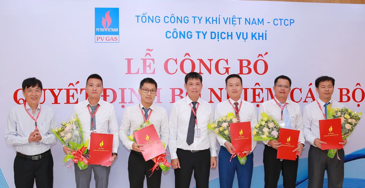 LỄ TRAO QUYẾT ĐỊNH BỔ NHIỆM CÁN BỘ CÔNG TY DVK