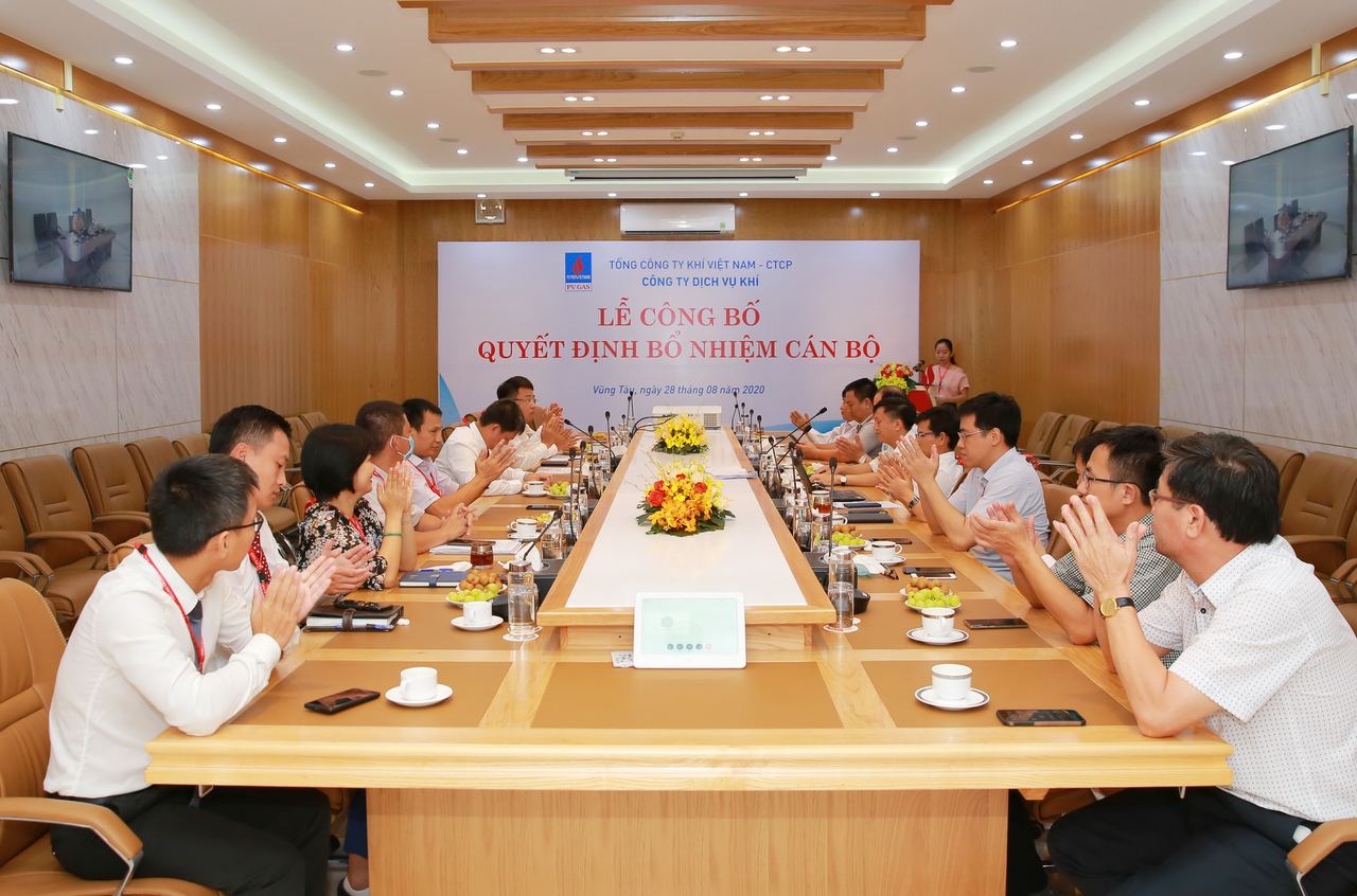 LỄ TRAO QUYẾT ĐỊNH BỔ NHIỆM CÁN BỘ CÔNG TY DVK