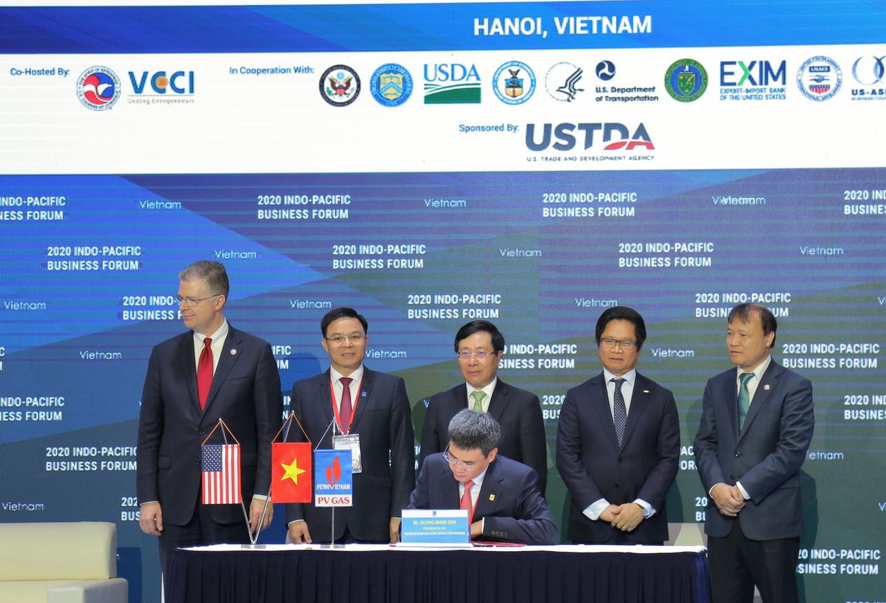 PV GAS và Tập đoàn AES ký kết “Thoả thuận các điều khoản chính của Hợp đồng liên doanh dự án kho cảng LNG Sơn Mỹ”