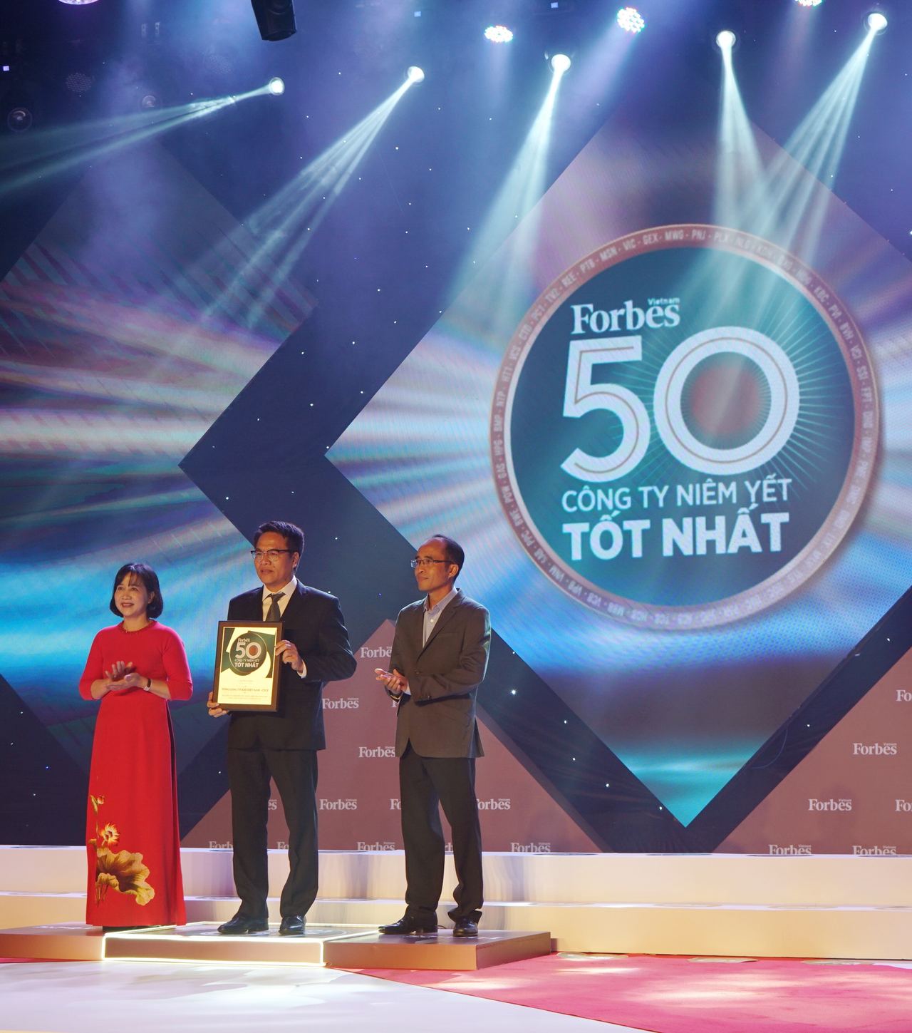 PV GAS lần thứ 8 liên tiếp nhận Vinh danh của Forbes “Top 50 công ty niêm yết tốt nhất Việt Nam năm 2019” PV GAS lần thứ 8 liên tiếp nhận Vinh danh của Forbes “Top 50 công ty niêm yết tốt nhất Việt Nam năm 2019”