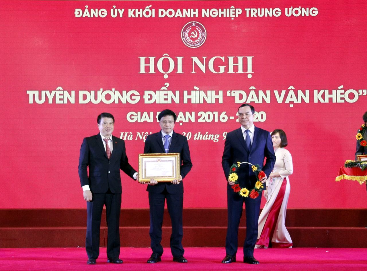 Đảng bộ Tổng Công ty Khí Việt Nam được tuyên dương điển hình “Dân vận khéo” Đảng bộ Tổng Công ty Khí Việt Nam được tuyên dương điển hình “Dân vận khéo”