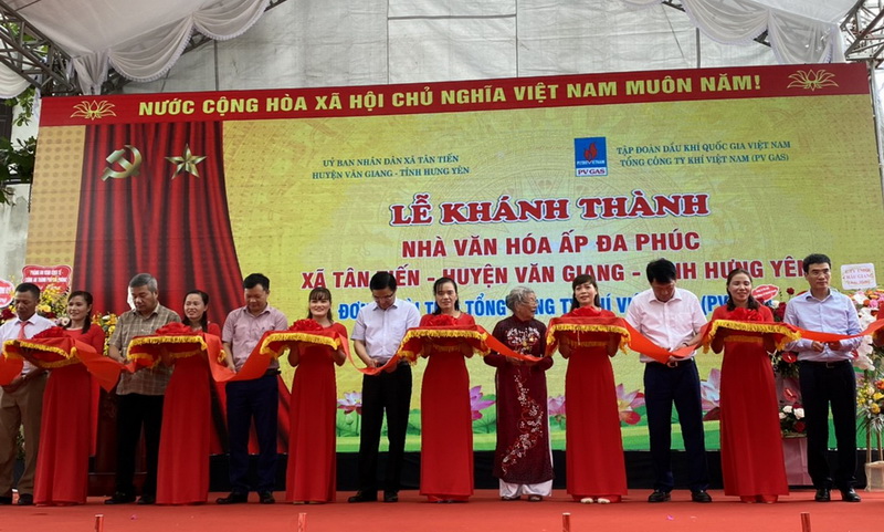 PVN and PV GAS donate to build Da Phuc Community Cultural House in Tan Tien Commune of Hung Yen Province’s Van Giang District PVN and PV GAS donate to build Da Phuc Community Cultural House in Tan Tien Commune of Hung Yen Province’s Van Giang District