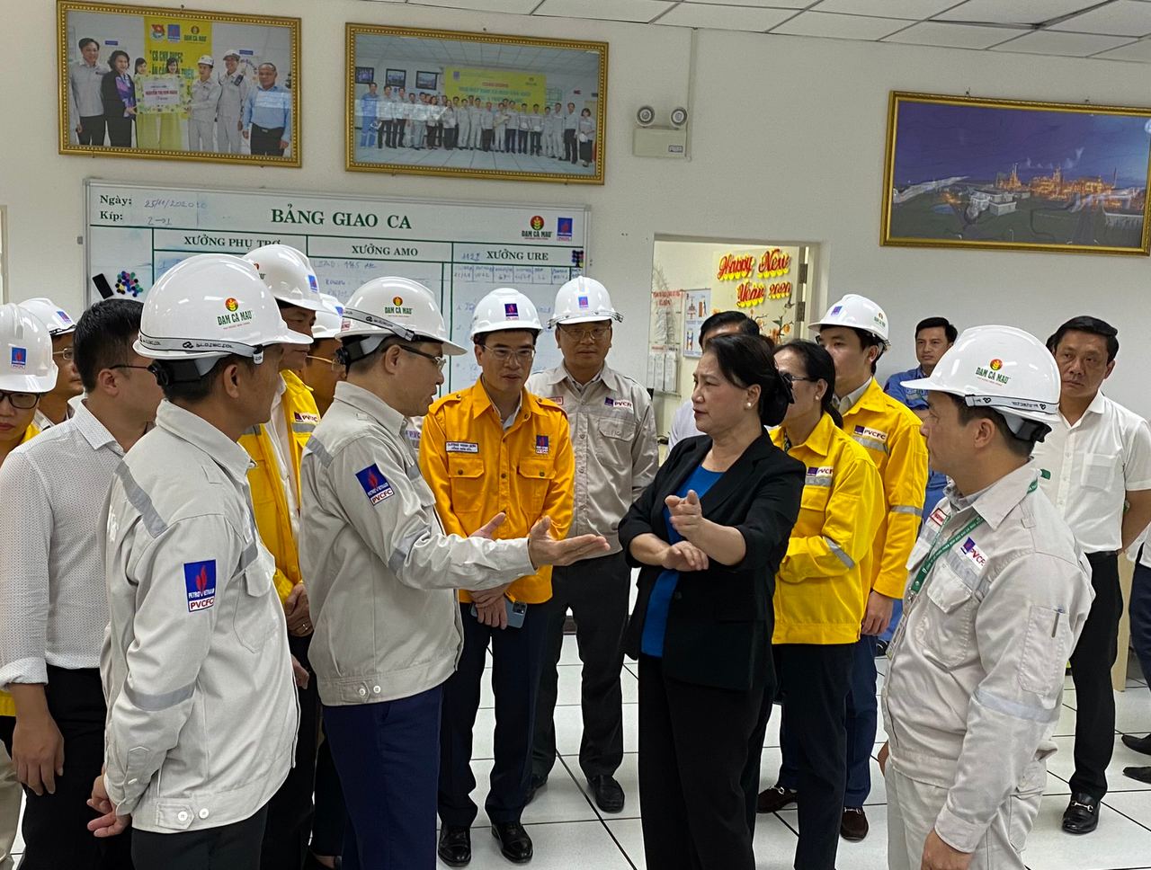 Tập đoàn Dầu khí Việt Nam và các đơn vị thành viên tham gia đoàn công tác Trung ương đến miền Tây Nam bộ Tập đoàn Dầu khí Việt Nam và các đơn vị thành viên tham gia đoàn công tác Trung ương đến miền Tây Nam bộ