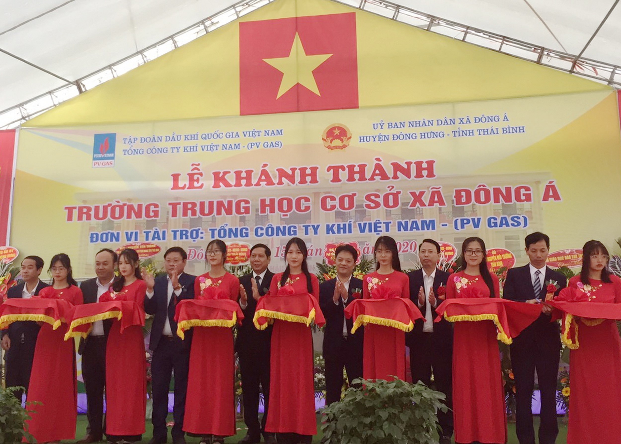 PV GAS donates to build Dong A Secondary School in Thai Binh Province