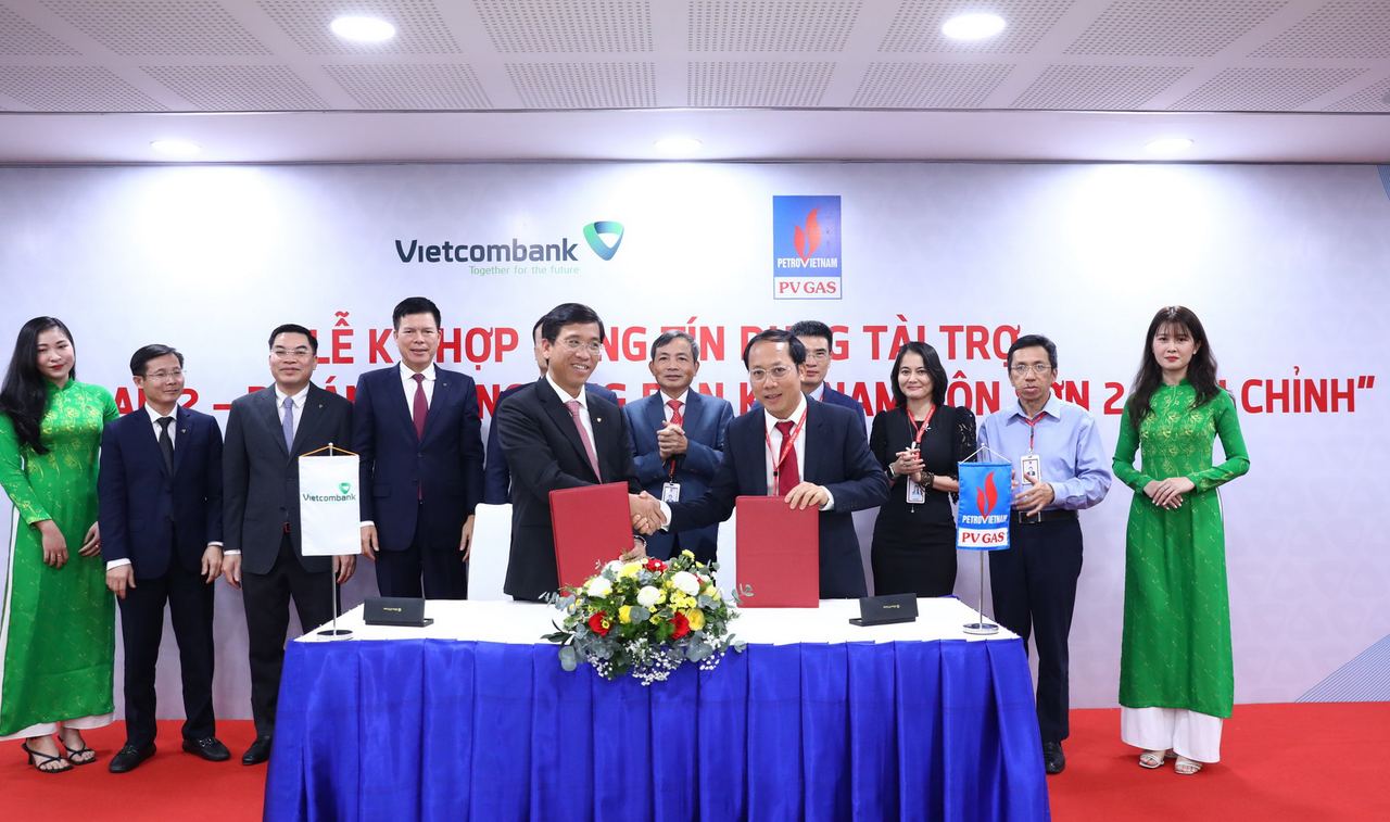 LỄ KÝ HỢP ĐỒNG TÍN DỤNG TÀI TRỢ “GIAI ĐOẠN 2 - DỰ ÁN ĐƯỜNG ỐNG DẪN KHÍ NAM CÔN SƠN 2 ĐIỀU CHỈNH” GIỮA PV GAS VÀ VIETCOMBANK