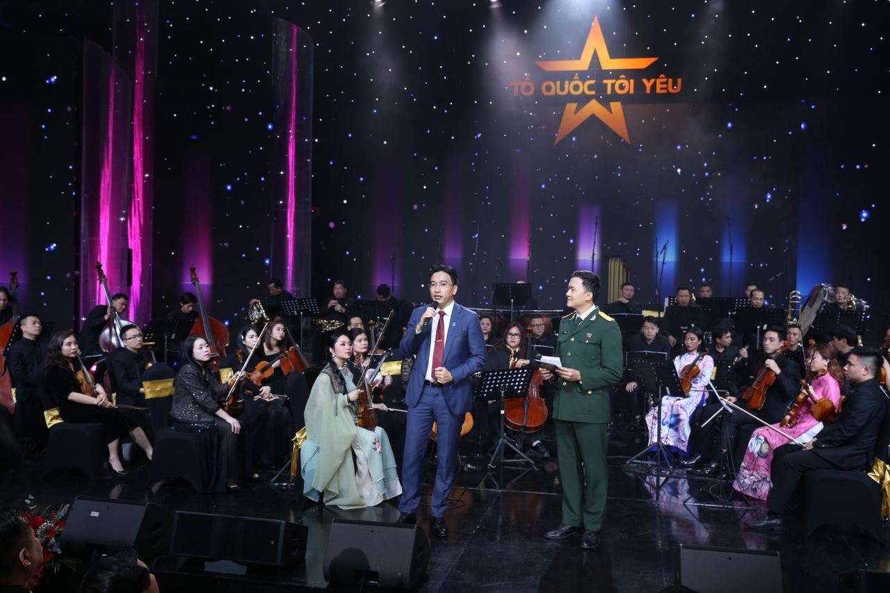PVN-PV GAS ủng hộ 3 tỷ đồng cho “Quỹ đền ơn đáp nghĩa” của Bộ Quốc phòng tại Live concert “Tổ quốc tôi yêu” PVN-PV GAS ủng hộ 3 tỷ đồng cho “Quỹ đền ơn đáp nghĩa” của Bộ Quốc phòng tại Live concert “Tổ quốc tôi yêu”