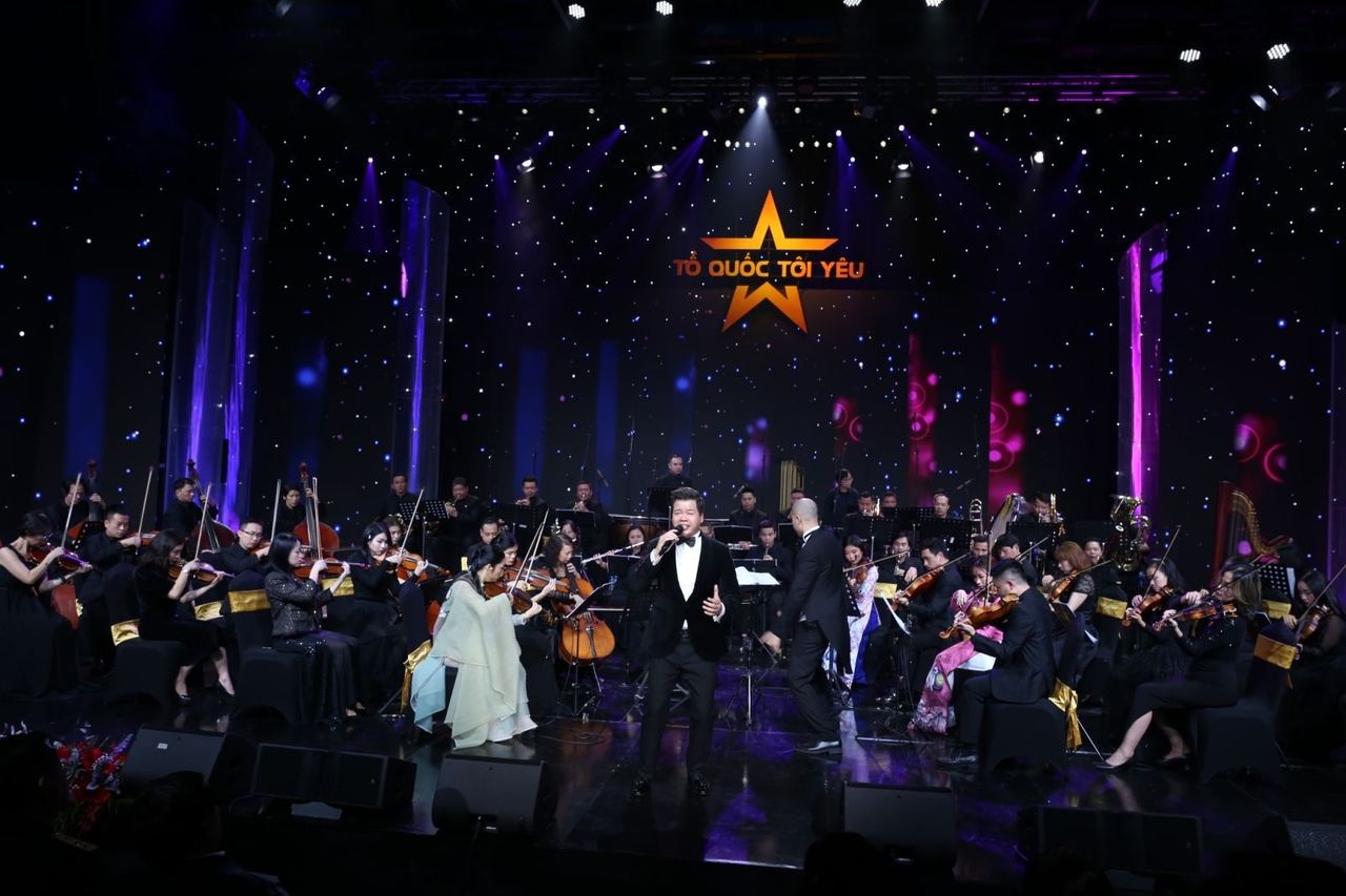PVN-PV GAS ủng hộ 3 tỷ đồng cho “Quỹ đền ơn đáp nghĩa” của Bộ Quốc phòng tại Live concert “Tổ quốc tôi yêu” PVN-PV GAS ủng hộ 3 tỷ đồng cho “Quỹ đền ơn đáp nghĩa” của Bộ Quốc phòng tại Live concert “Tổ quốc tôi yêu”
