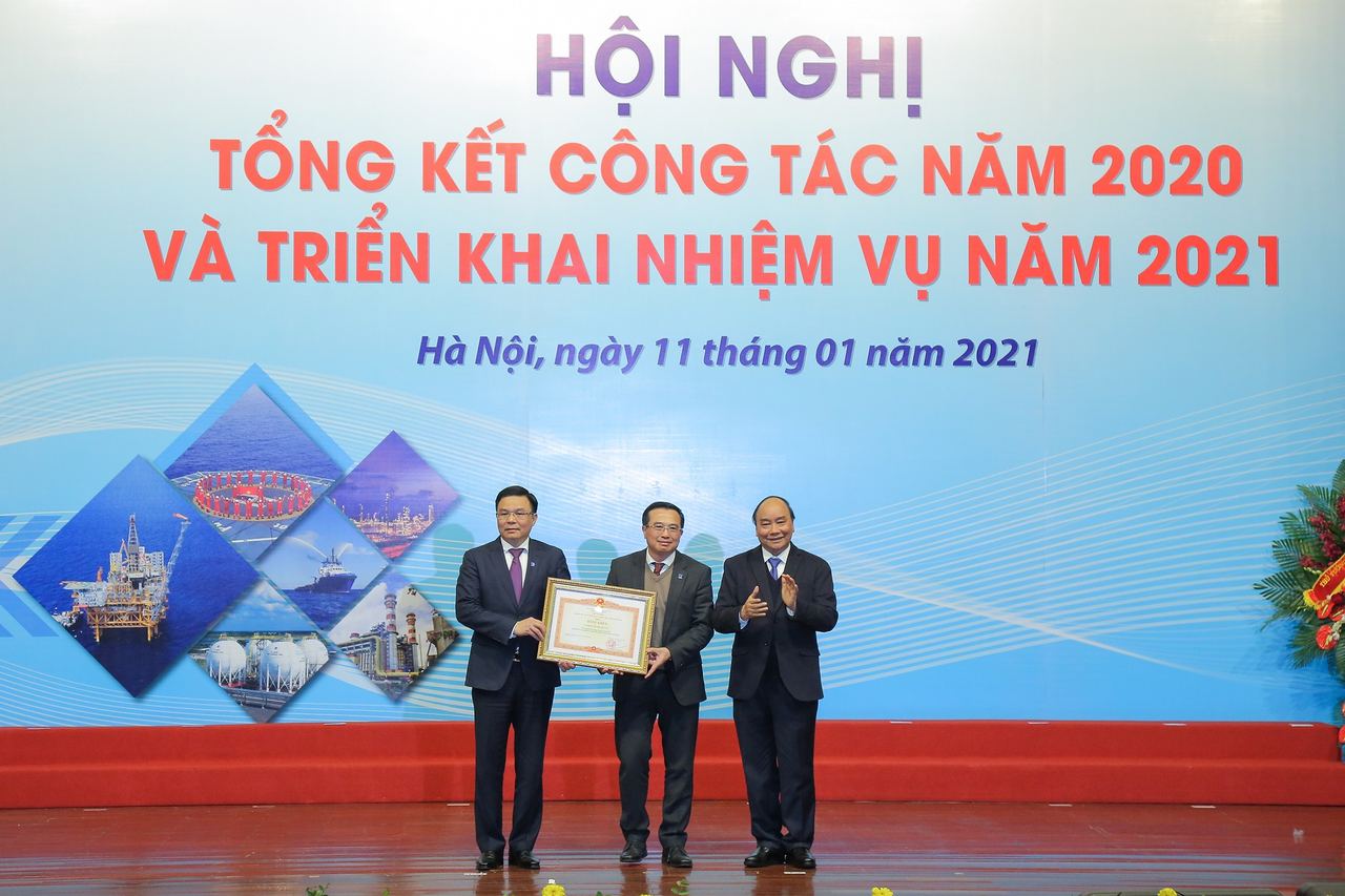 Thủ tướng Nguyễn Xuân Phúc: Petrovietnam trong khó khăn càng vững vàng, trước thử thách càng bản lĩnh