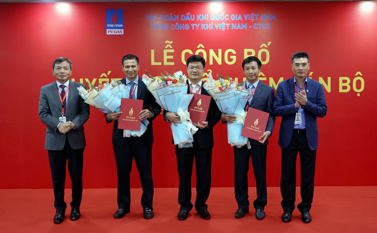 Mở đầu năm làm việc 2021, PV GAS công bố quyết định bổ nhiệm cán bộ Mở đầu năm làm việc 2021, PV GAS công bố quyết định bổ nhiệm cán bộ