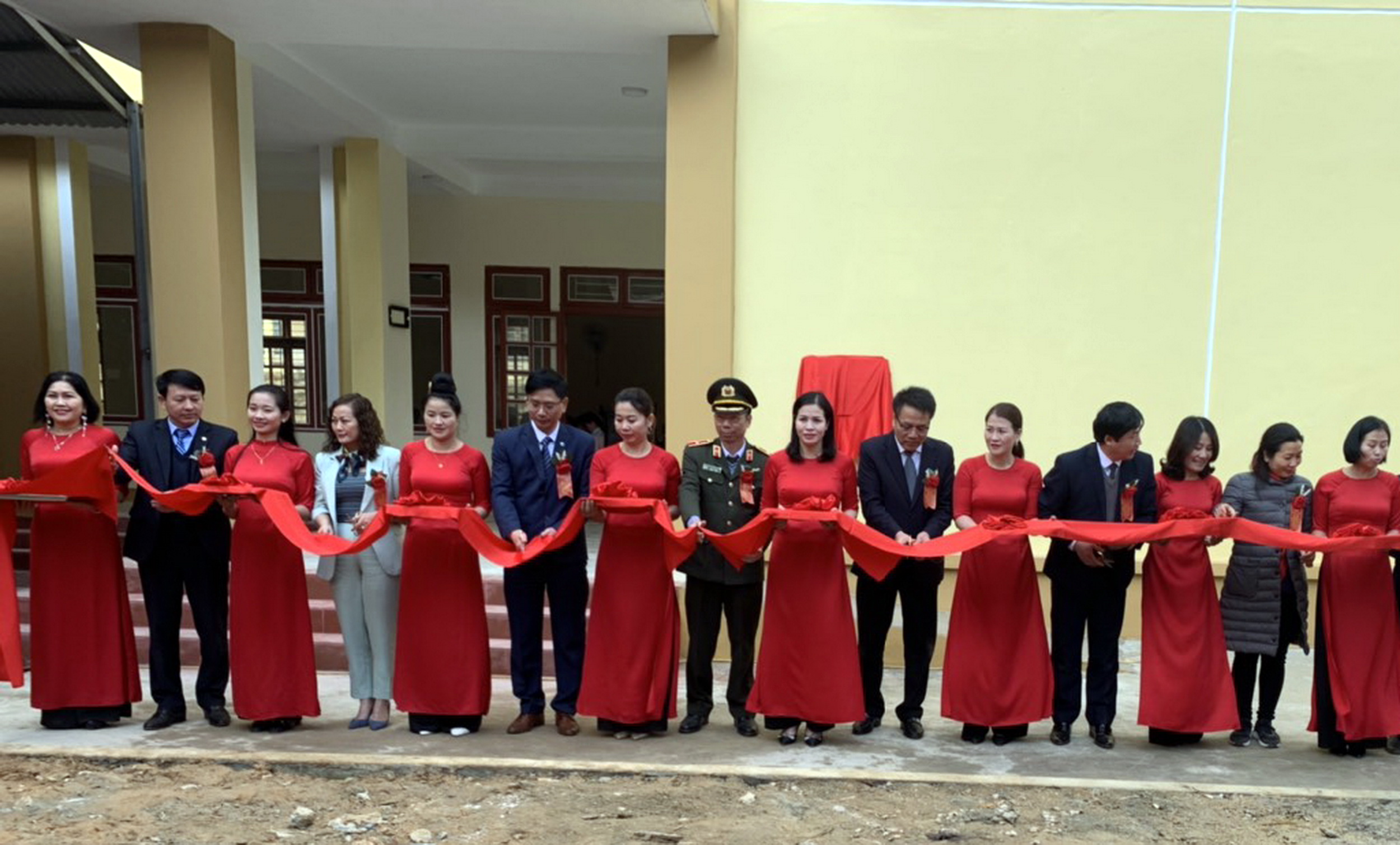PV GAS donates VND5 billion to build semi-boarding facility at Phieng Pan-Son La School