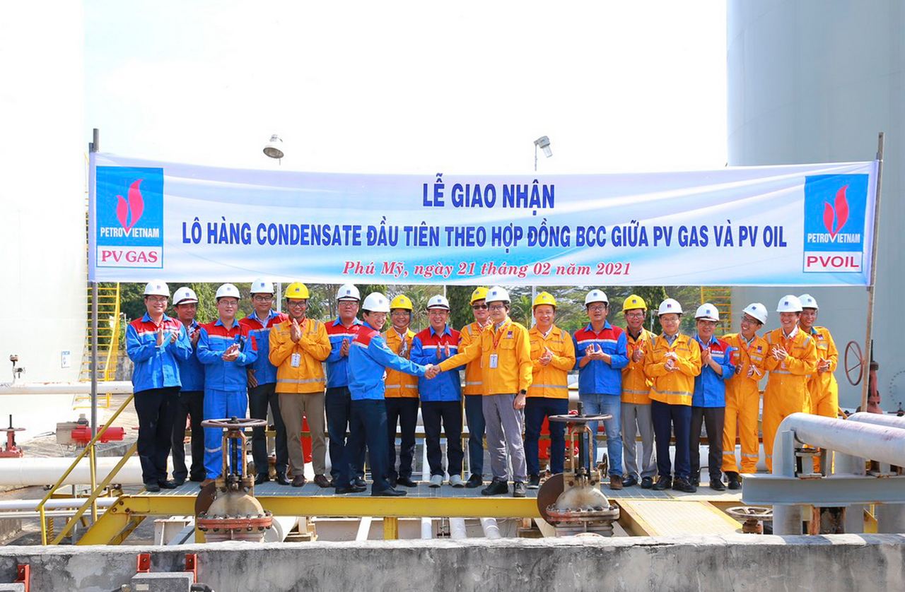 Lễ giao nhận lô condensate đầu tiên theo hợp đồng BCC giữa PV GAS và PVOIL Lễ giao nhận lô condensate đầu tiên theo hợp đồng BCC giữa PV GAS và PVOIL