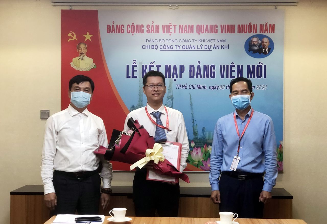 Đảng bộ PV GAS đón nhận các đảng viên mới đầu năm 2021 Đảng bộ PV GAS đón nhận các đảng viên mới đầu năm 2021