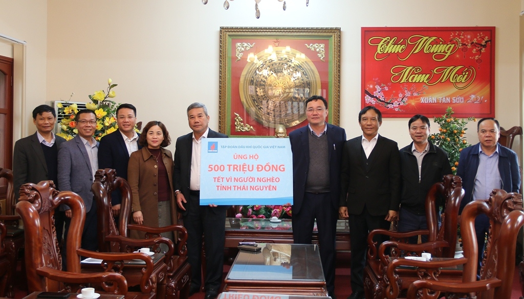 Petrovietnam chung tay hỗ trợ chương trình Tết vì người nghèo tại Thái Nguyên Petrovietnam chung tay hỗ trợ chương trình Tết vì người nghèo tại Thái Nguyên