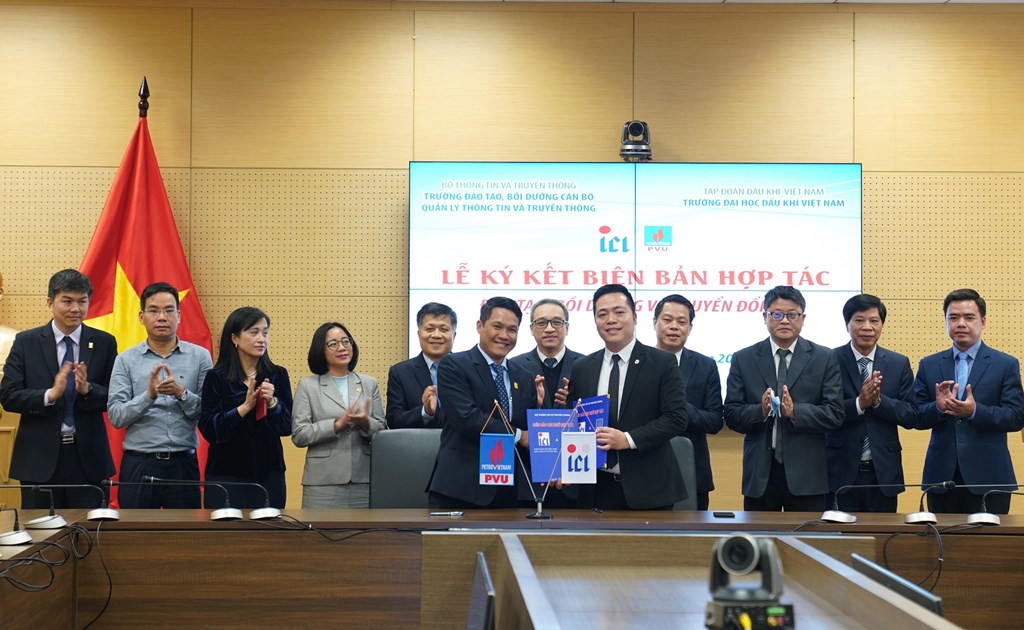 PVU và ICI hợp tác đào tạo về chuyển đổi số PVU và ICI hợp tác đào tạo về chuyển đổi số