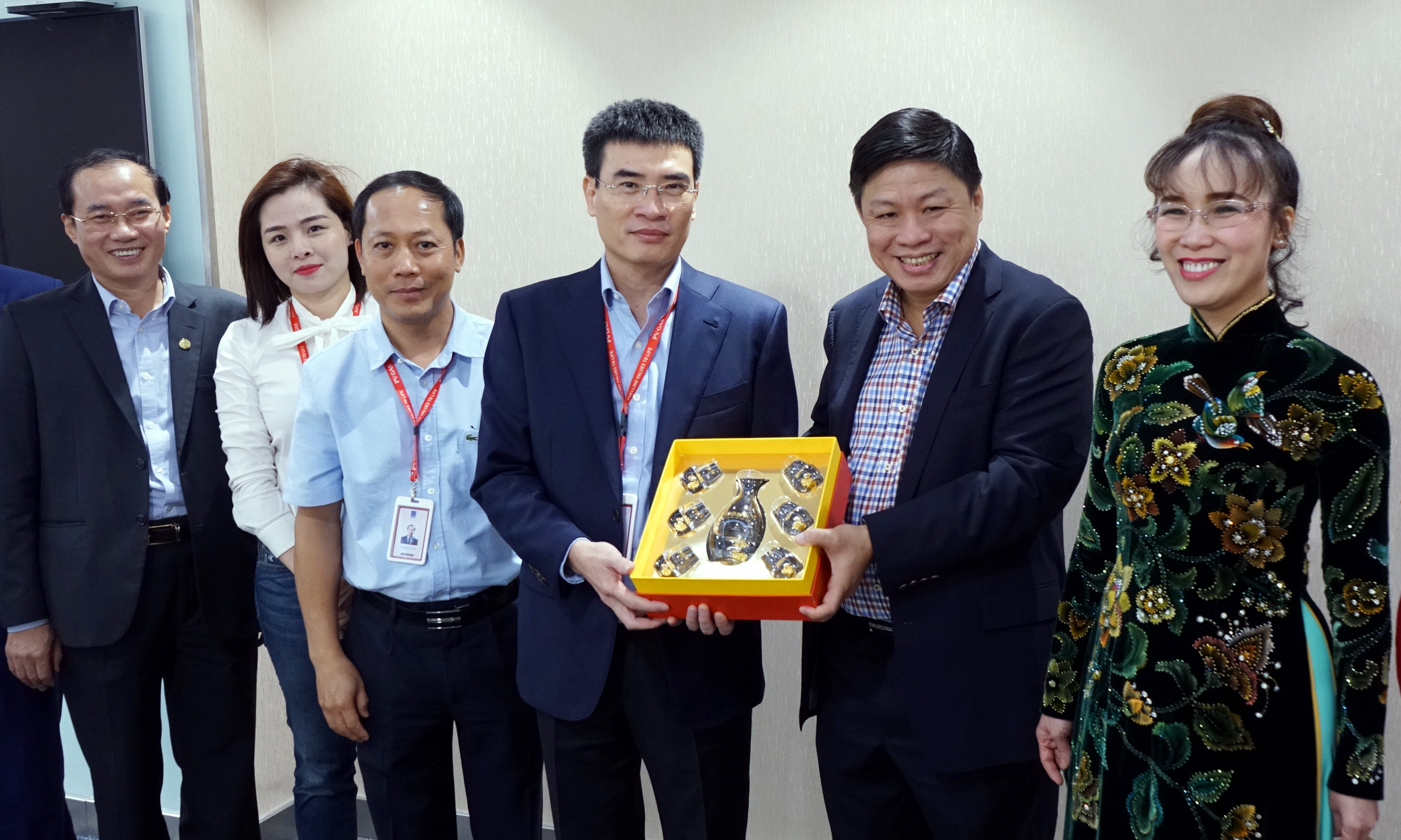 Ban lãnh đạo Tập đoàn Sovico và ngân hàng HDBank đến thăm, làm việc tại PVGAS Ban lãnh đạo Tập đoàn Sovico và ngân hàng HDBank đến thăm, làm việc tại PVGAS