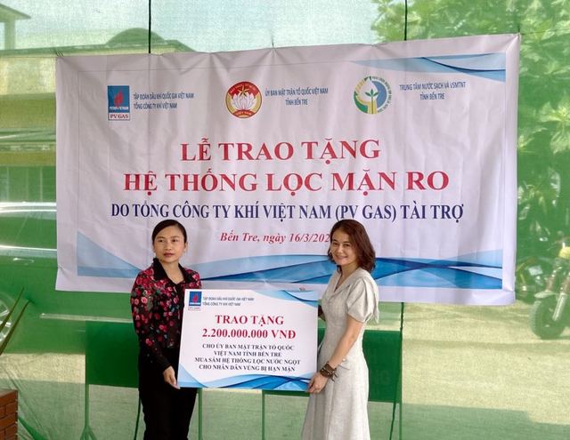 PV GAS donates two more fresh water filtration systems to Ben Tre Province to respond to drought and saltwater intrusion PV GAS donates two more fresh water filtration systems to Ben Tre Province to respond to drought and saltwater intrusion