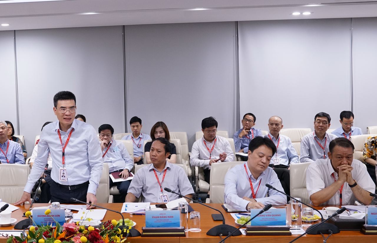 Tổng Giám đốc Tập đoàn Dầu khí Việt Nam làm việc với PV GAS: PV GAS hoàn thành vượt mức các chỉ tiêu tài chính Quý I/2021