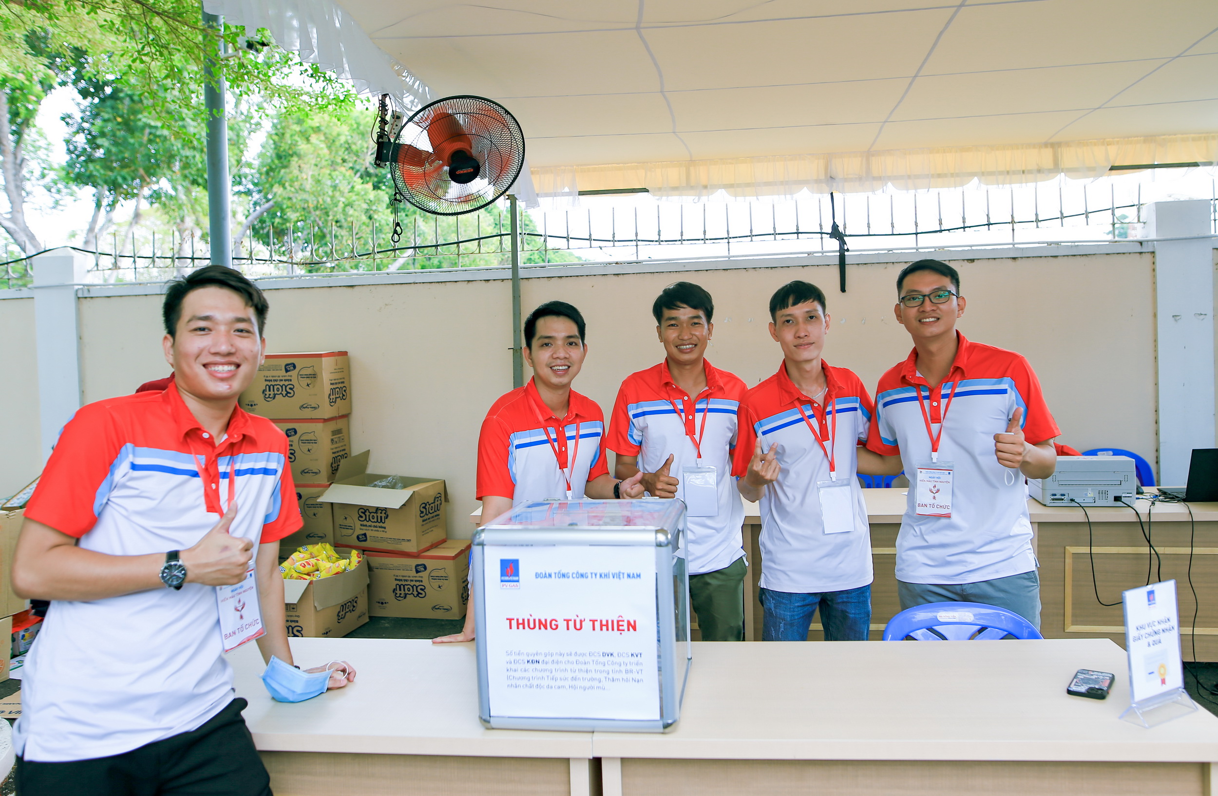 CHƯƠNG TRÌNH HIẾN MÁU NHÂN ĐẠO 2021: “NHIỆT HUYẾT NGƯỜI DẦU KHÍ” CHƯƠNG TRÌNH HIẾN MÁU NHÂN ĐẠO 2021: “NHIỆT HUYẾT NGƯỜI DẦU KHÍ”