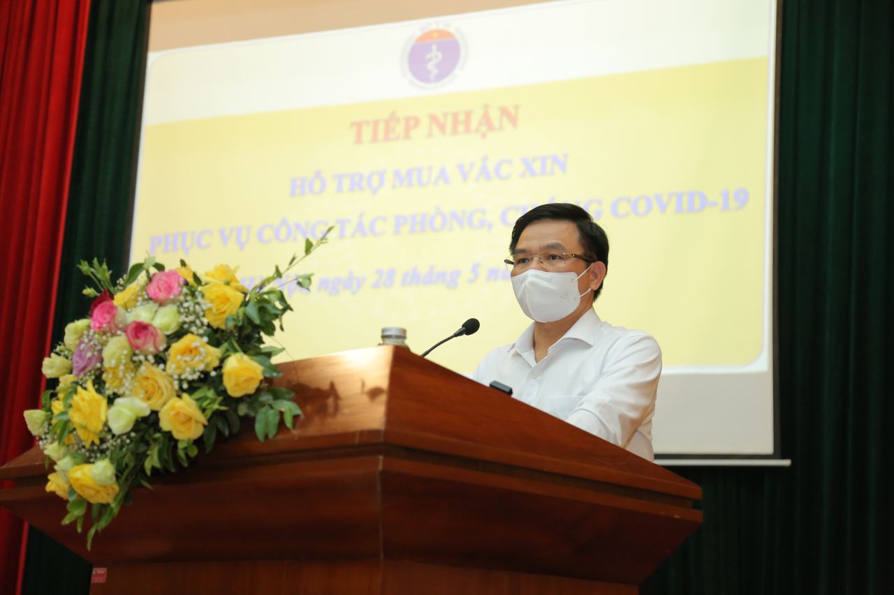 Petrovietnam trao ủng hộ 50 tỉ đồng cho Quỹ vắc-xin phòng Covid-19
