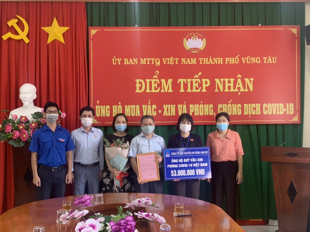 Khí Đông Nam ủng hộ quỹ Vắc xin chống Covid -19