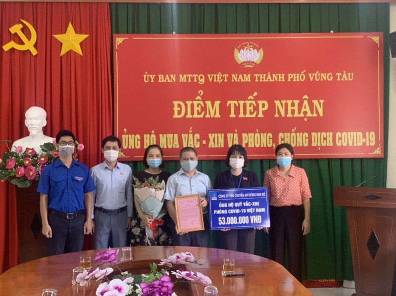 Khí Đông Nam ủng hộ quỹ Vắc xin chống Covid -19
