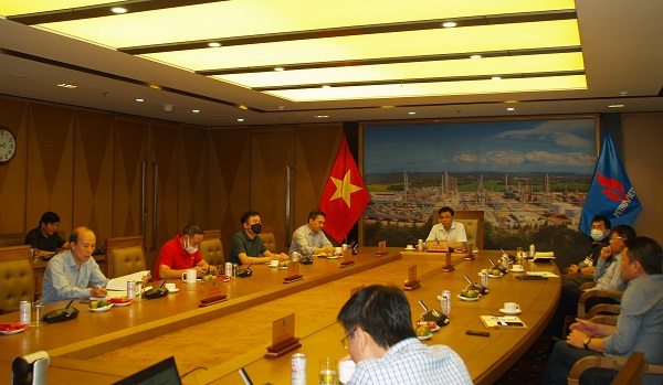 Đảm bảo sản xuất thông suốt, chú trọng sức khỏe người lao động