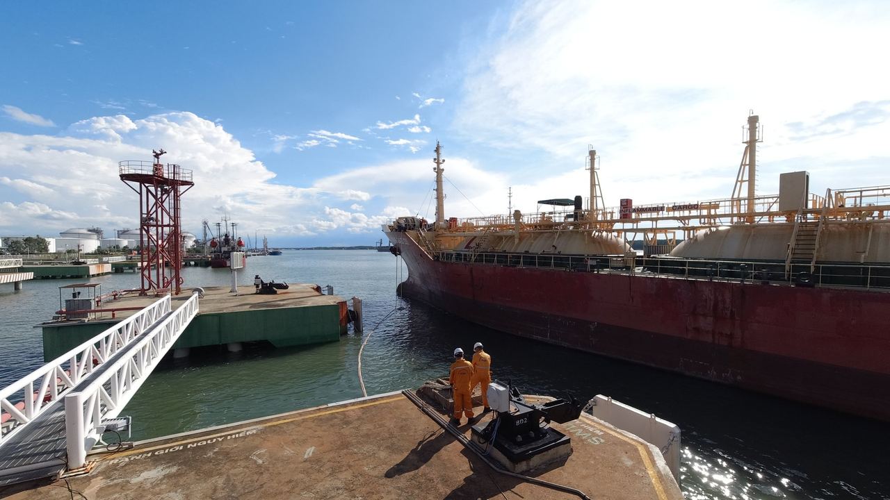 Công đoàn PV GAS khen thưởng các tập thể xuất sắc trong Tháng Công nhân Công đoàn PV GAS khen thưởng các tập thể xuất sắc trong Tháng Công nhân