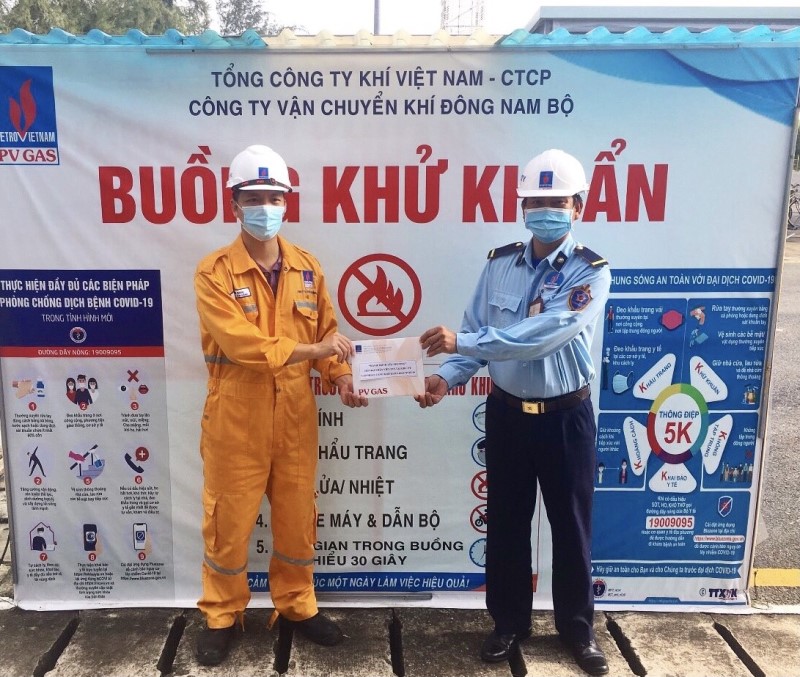 Công ty Vận chuyển Khí (KĐN) hỗ trợ người lao động khó khăn