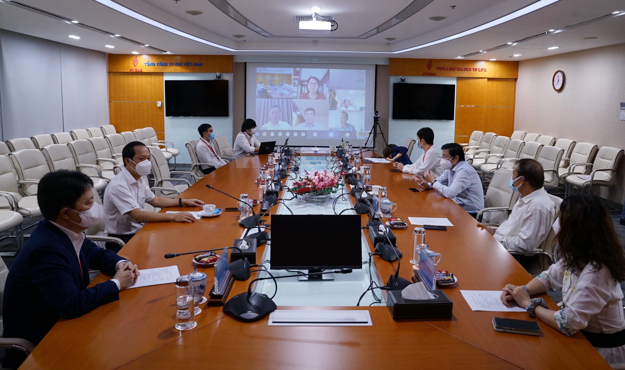 PV GAS seeks shareholders