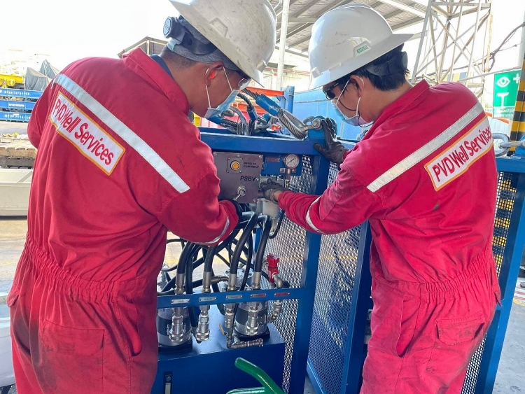 Giao ban CEO lần thứ 10 – 2021: Petrovietnam chủ động linh hoạt thích ứng với trạng thái bình thường mới Giao ban CEO lần thứ 10 – 2021: Petrovietnam chủ động linh hoạt thích ứng với trạng thái bình thường mới