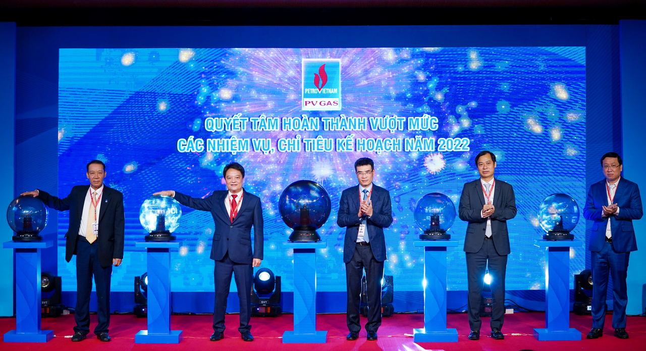 PV GAS phát động và ký cam kết thi đua  “Hoàn thành vượt mức tất cả các nhiệm vụ, chỉ tiêu kế hoạch năm 2022"