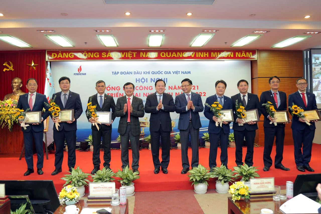 Petrovietnam vượt thách thức, tăng trưởng ngoạn mục Petrovietnam vượt thách thức, tăng trưởng ngoạn mục