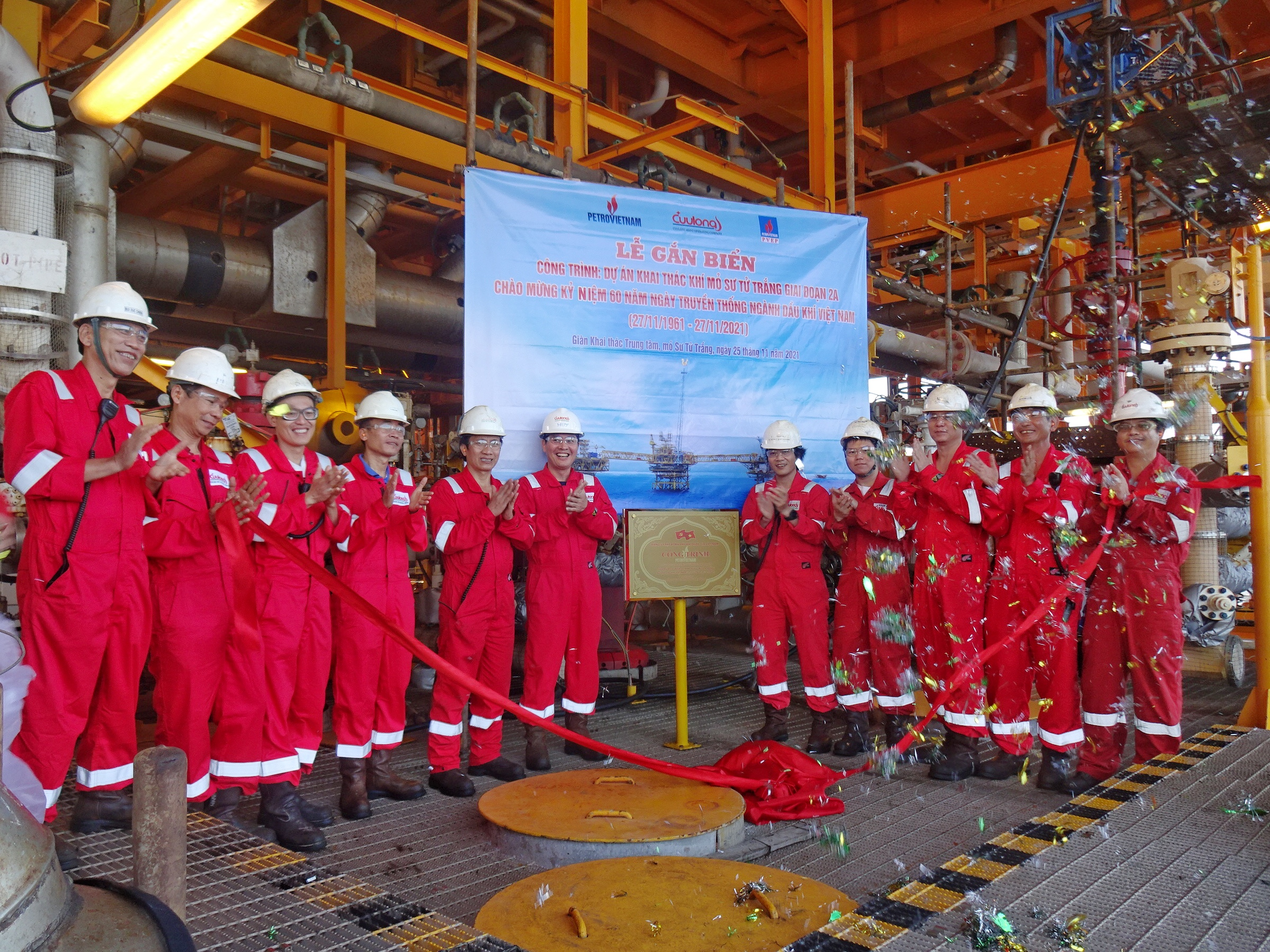 PETROVIETNAM – 8 DẤU ẤN NĂM 2021 PETROVIETNAM – 8 DẤU ẤN NĂM 2021